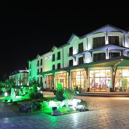 Комплекс Гостиниц Athletic Taraz Exteriör bild